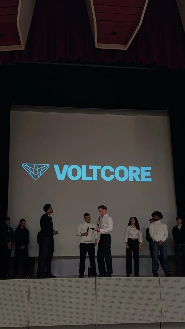 Auf der Bühne mit dem Projekt Voltcore
